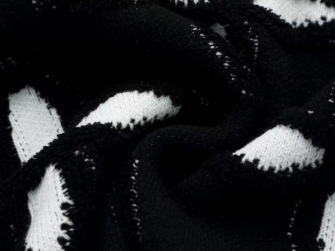 Plucked three-dimensional vintage flower custom wool sweater