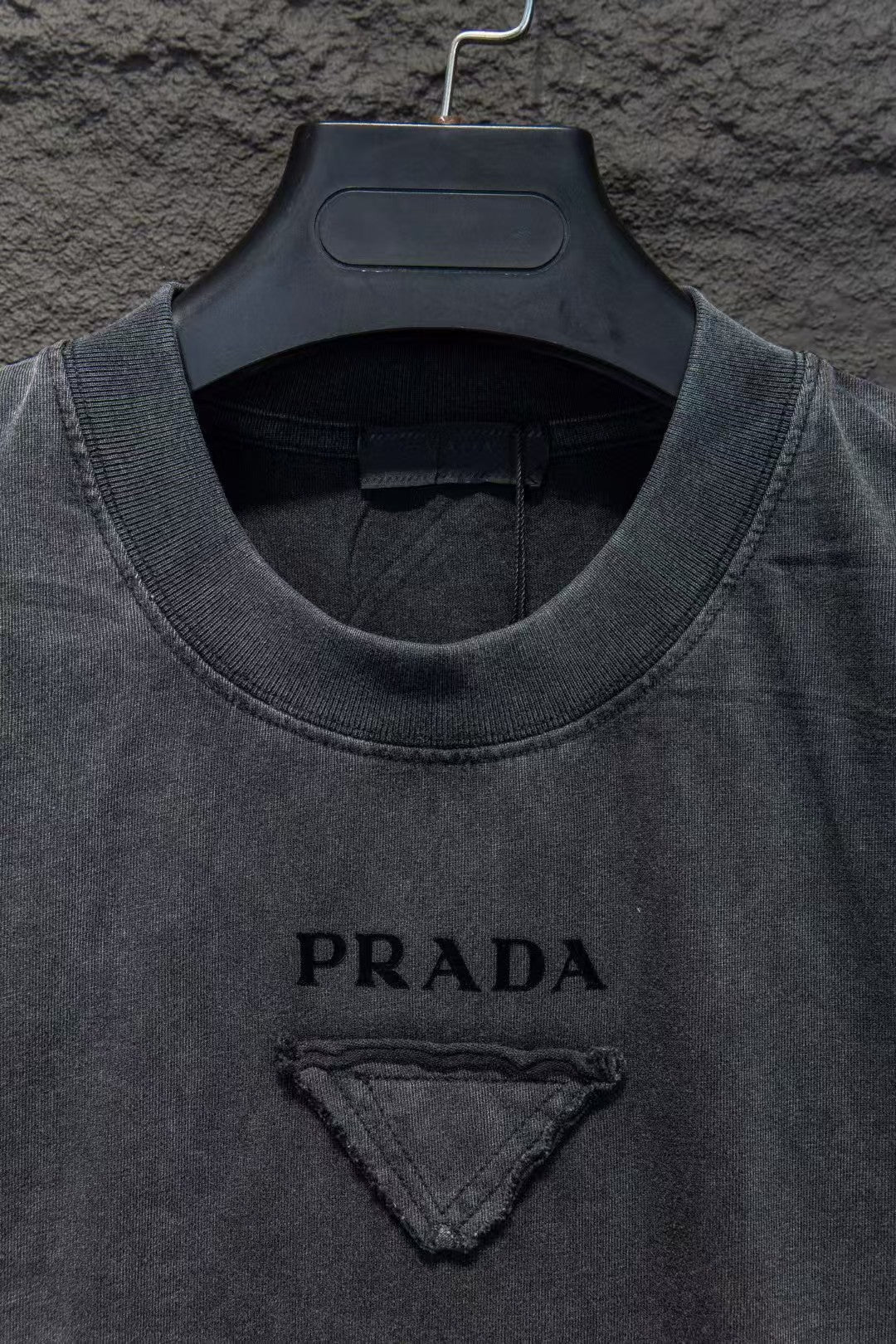 New round neck T-shirt