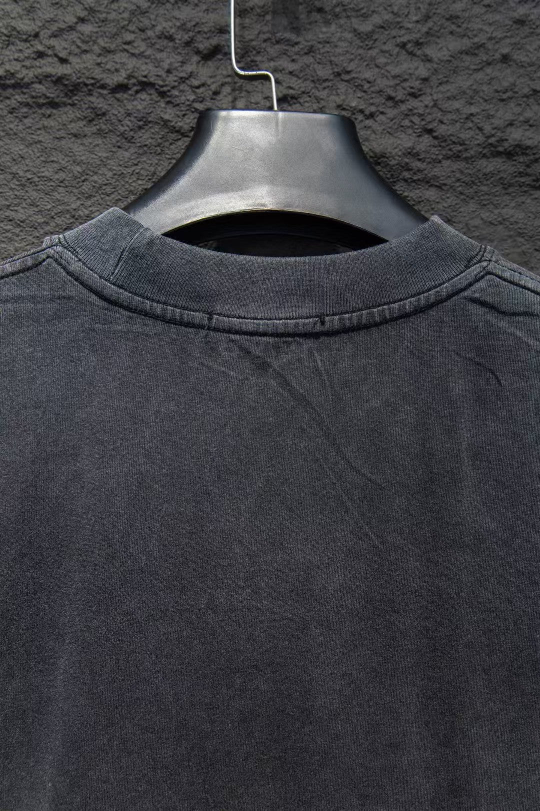 New round neck T-shirt
