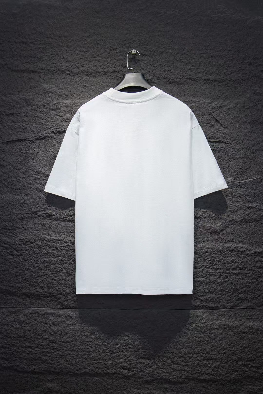 New round neck T-shirt