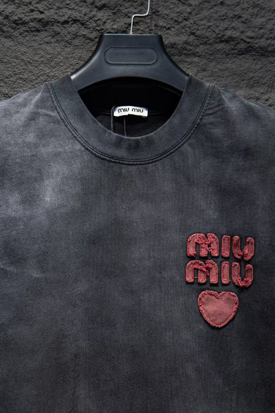 New round neck T-shirt