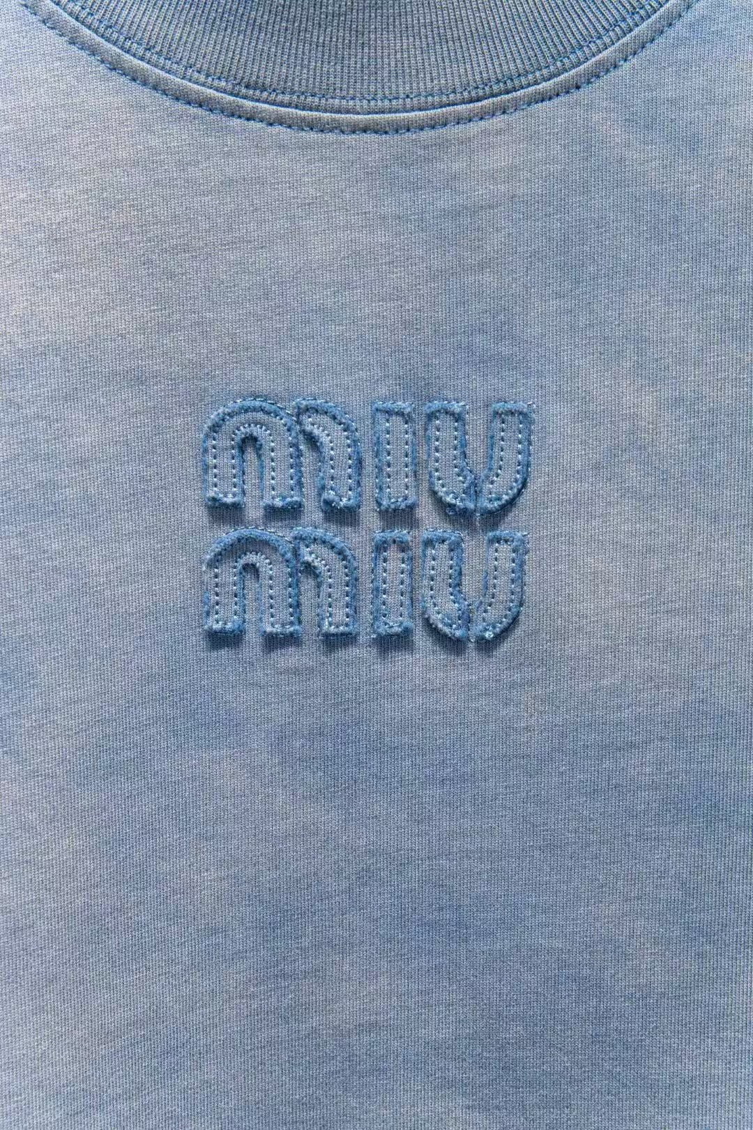 New round neck T-shirt