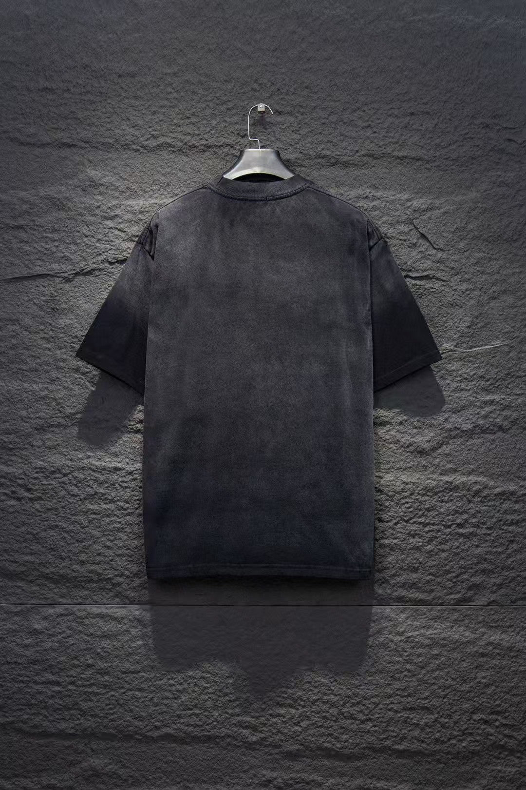 New round neck T-shirt