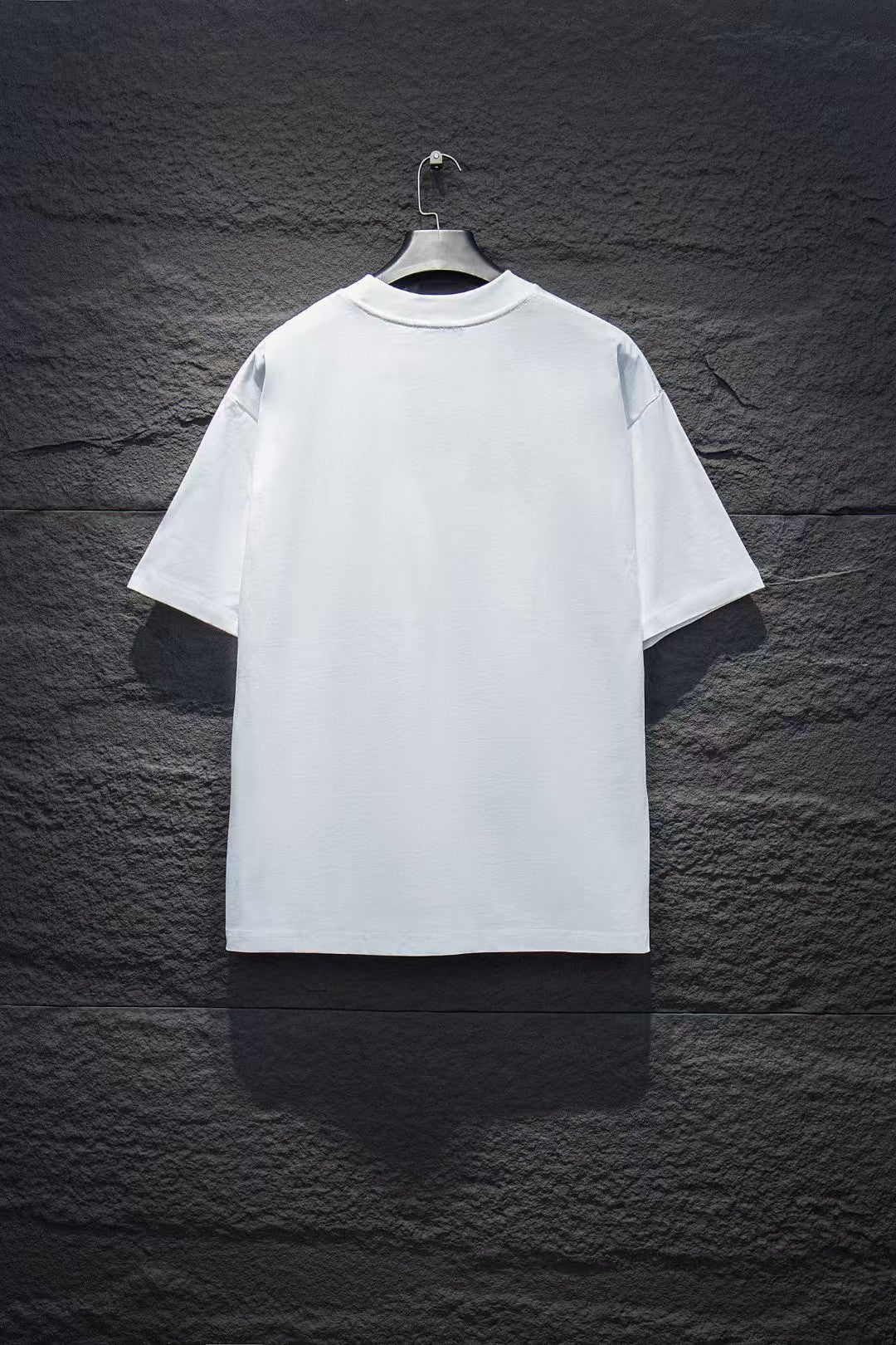 New round neck T-shirt