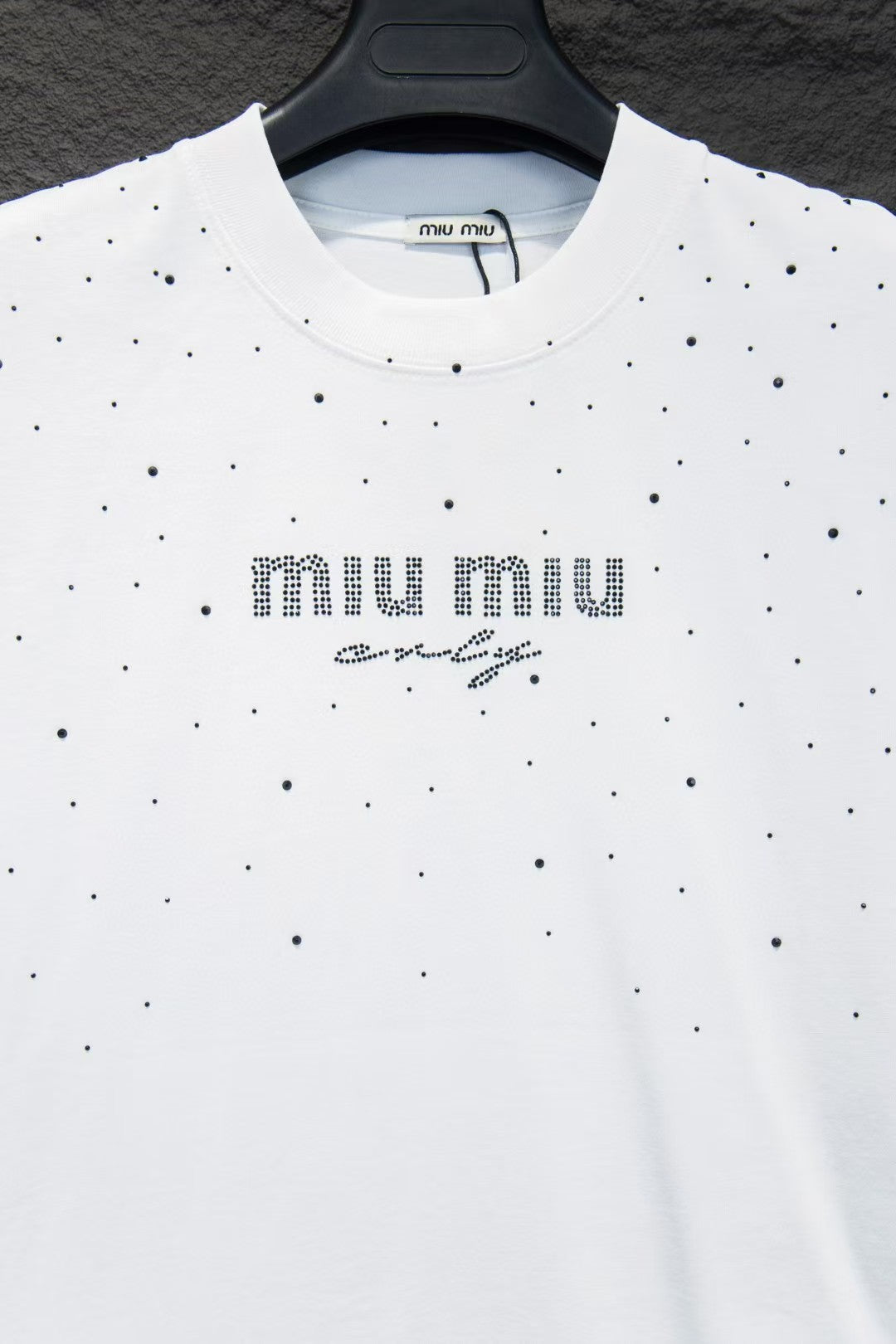 New round neck T-shirt