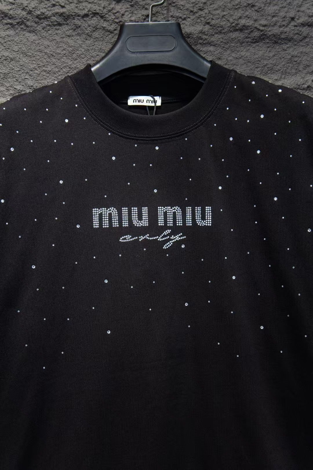 New round neck T-shirt