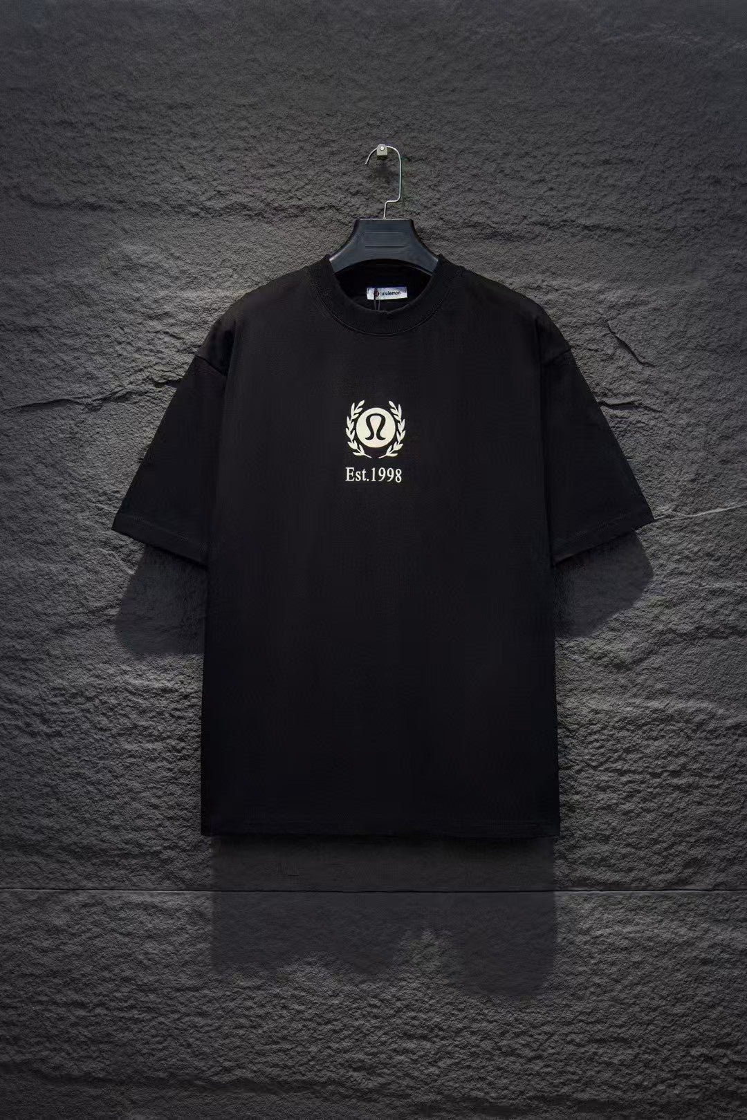 Early spring new round neck printed T-shirt