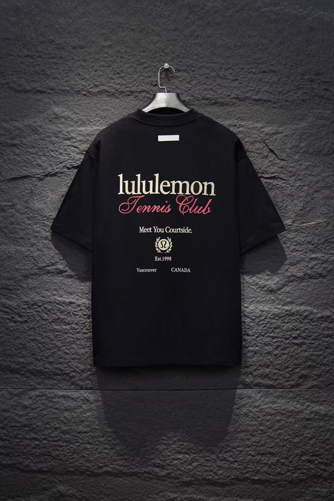 Early spring new round neck printed T-shirt