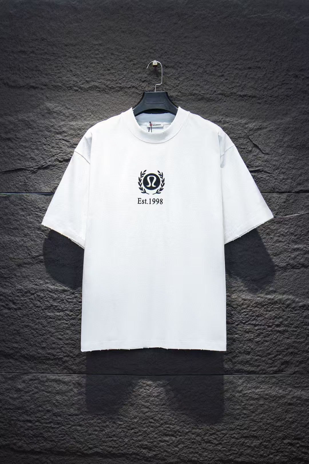 Early spring new round neck printed T-shirt