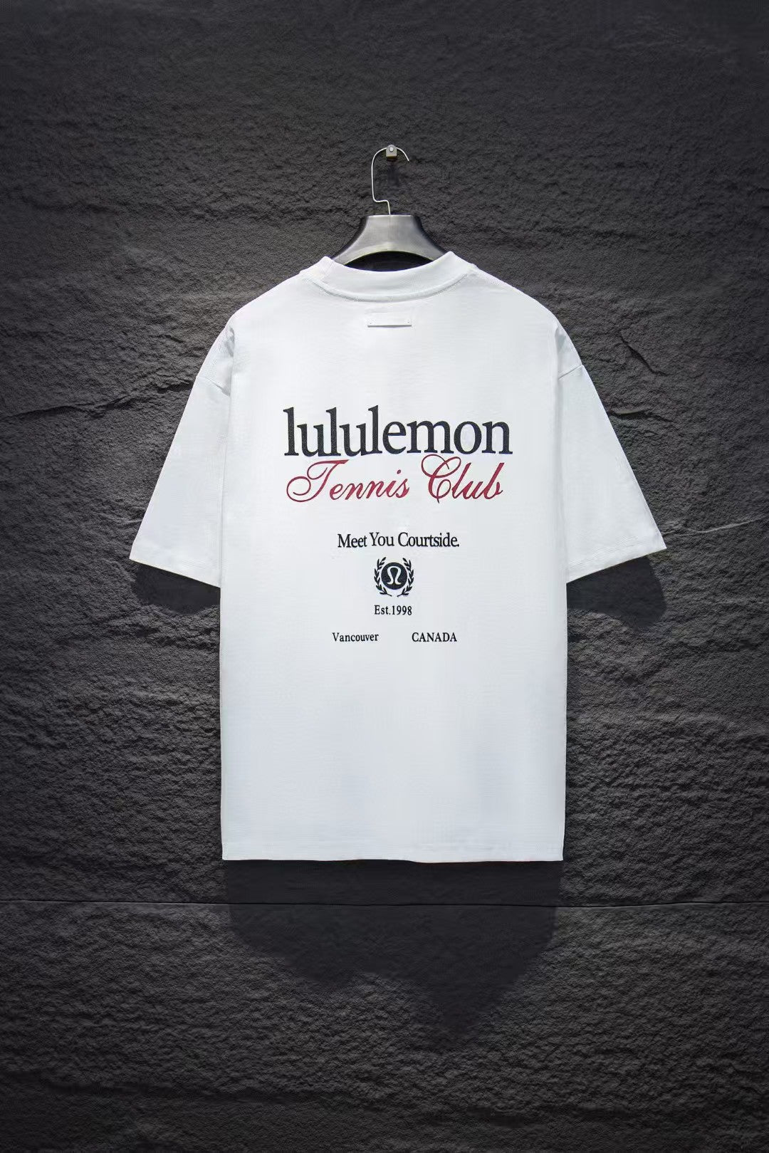 Early spring new round neck printed T-shirt