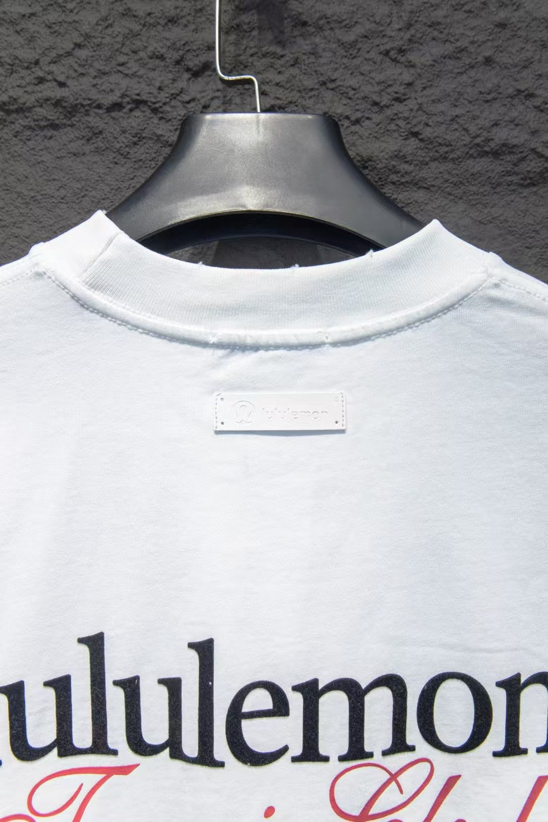 Early spring new round neck printed T-shirt