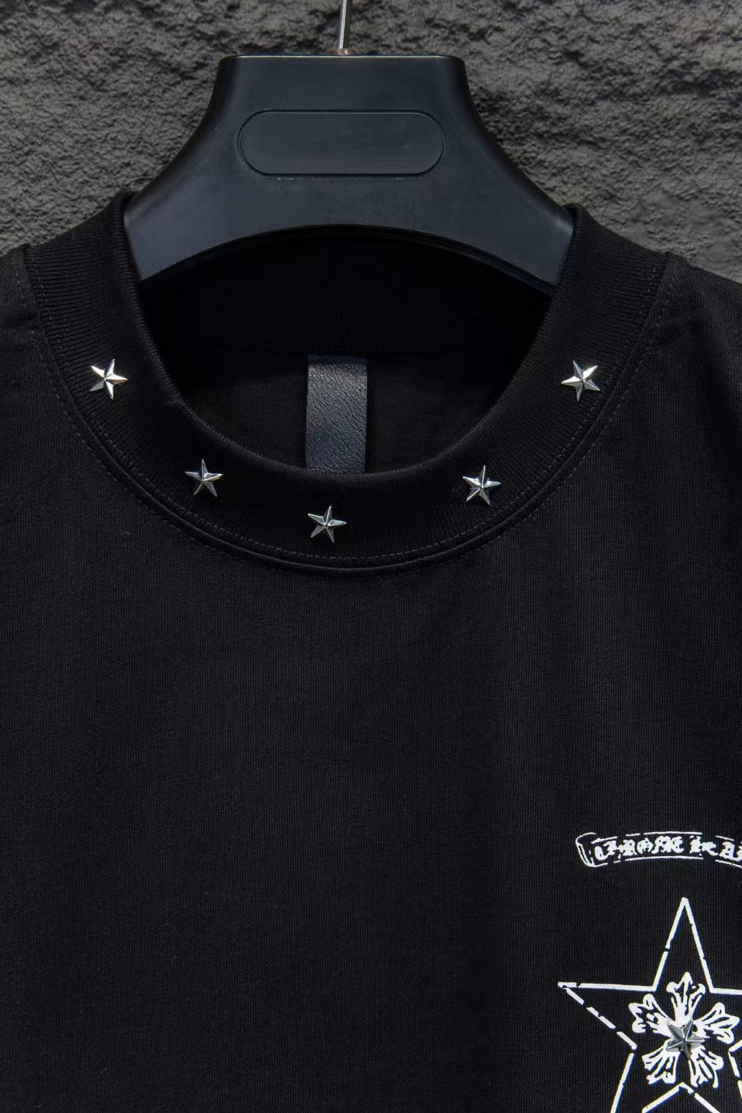 New round neck T-shirt