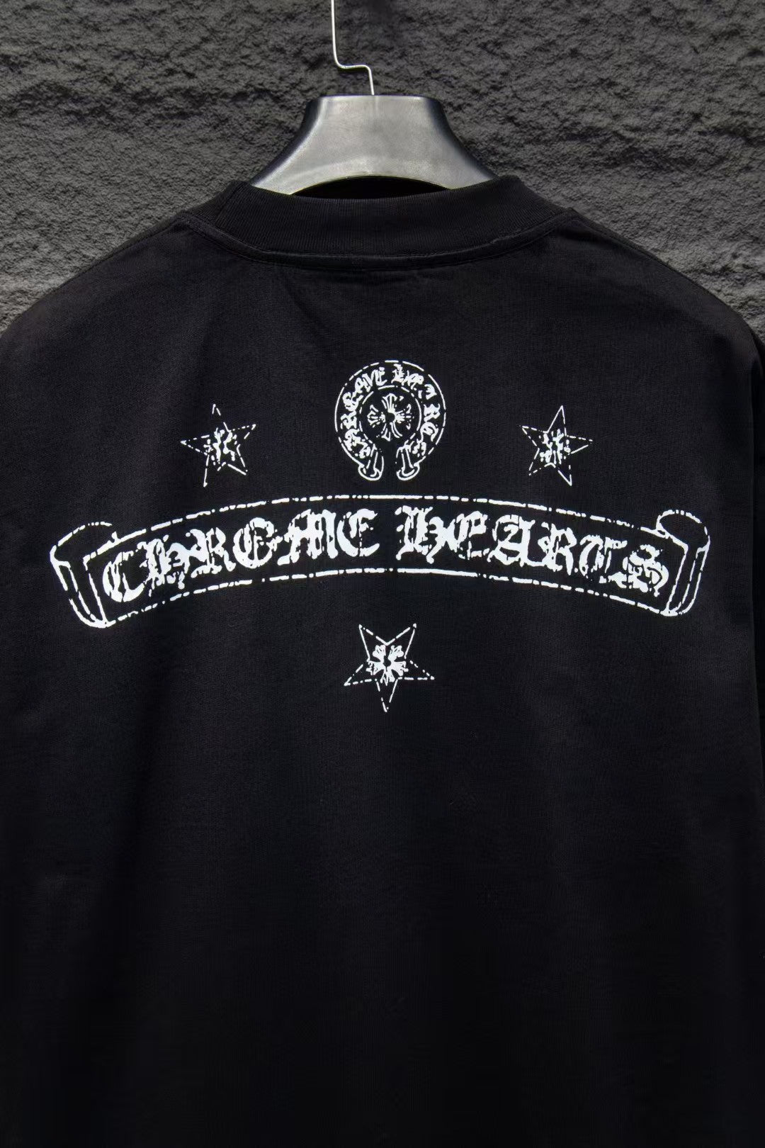 New round neck T-shirt