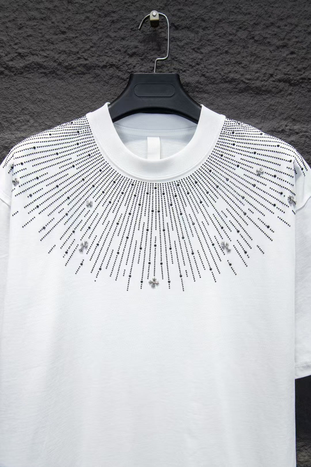 New round neck T-shirt