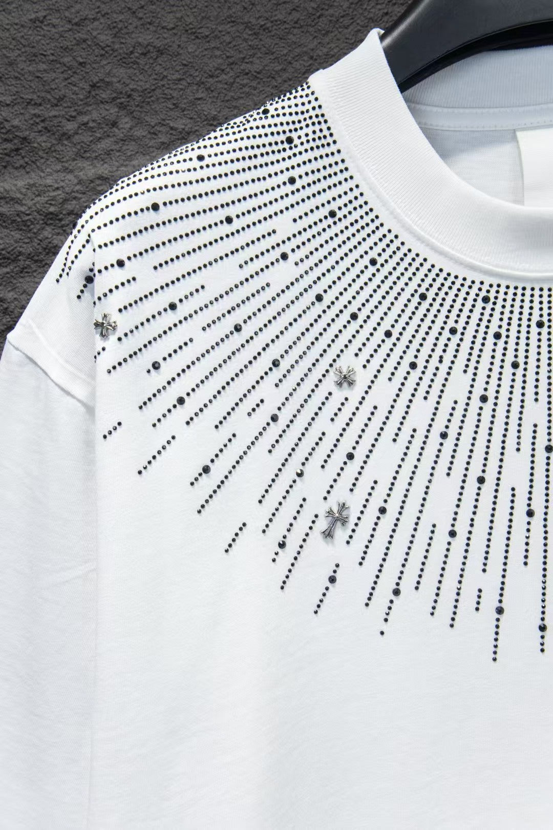 New round neck T-shirt