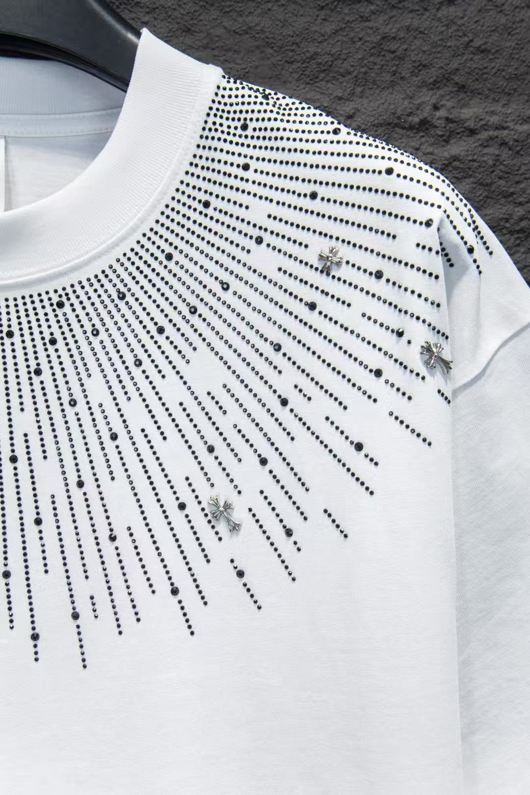 New round neck T-shirt
