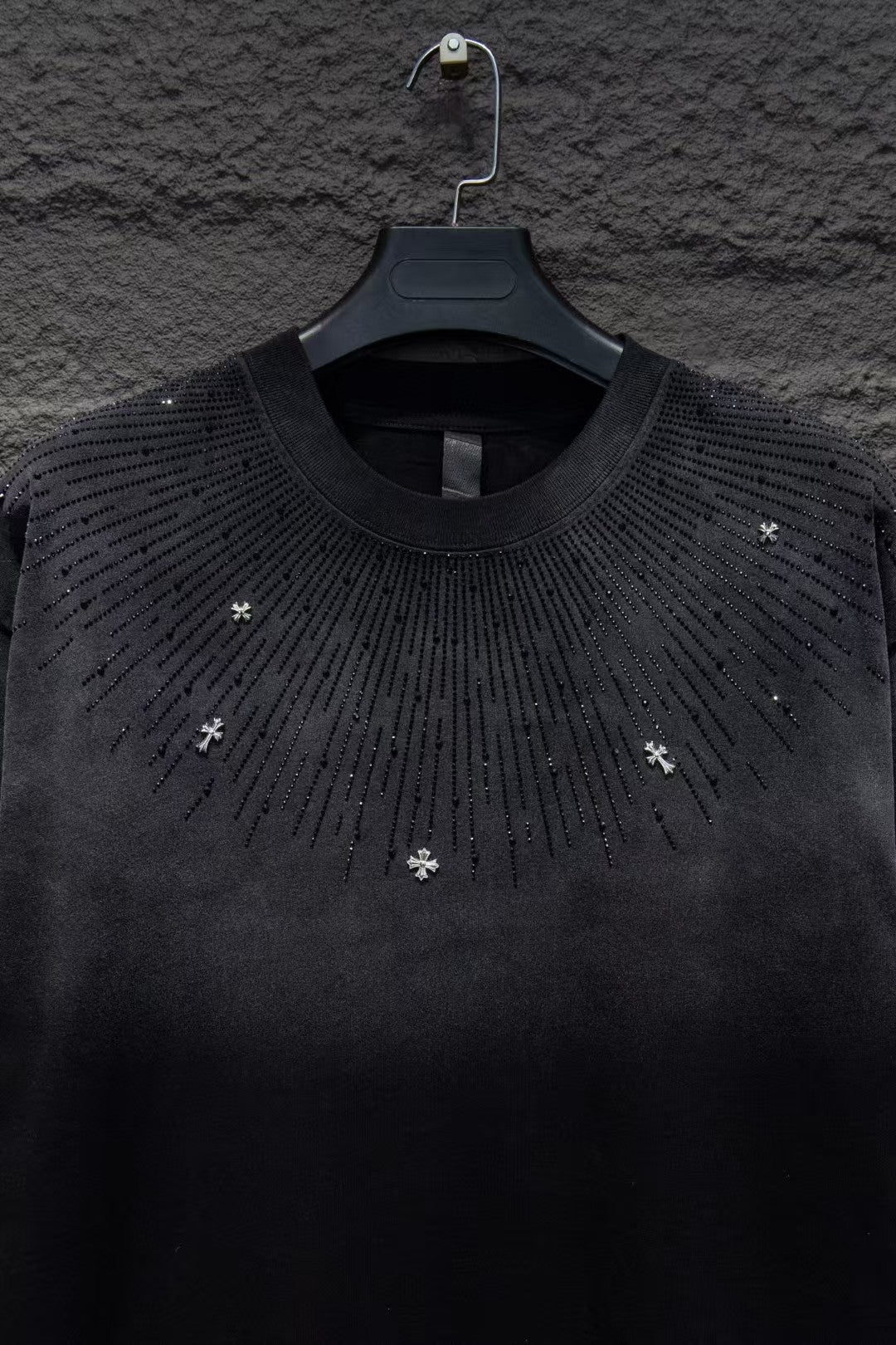 New round neck T-shirt