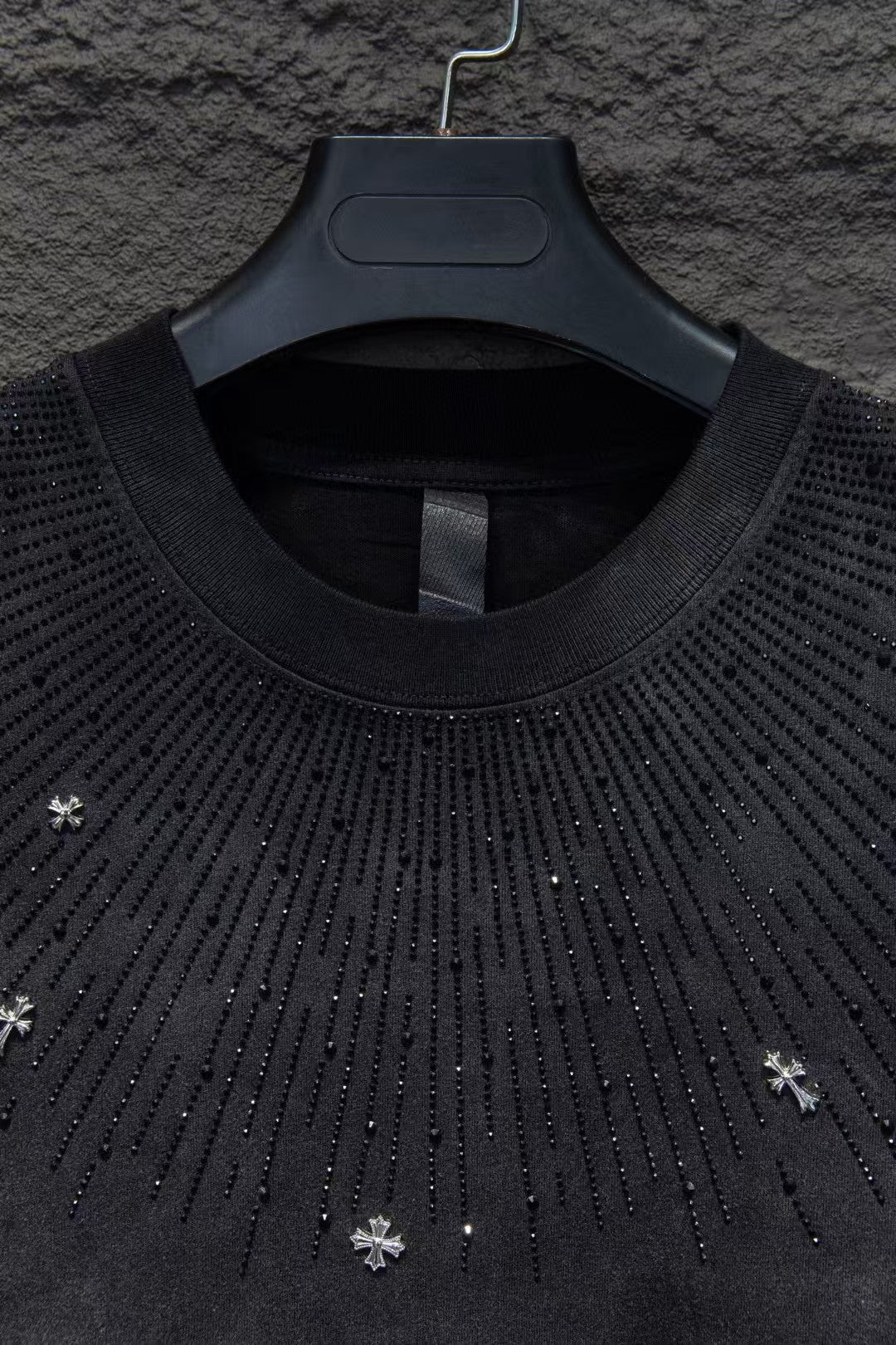 New round neck T-shirt