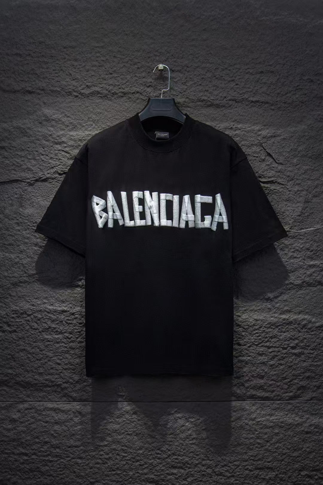 New round neck T-shirt