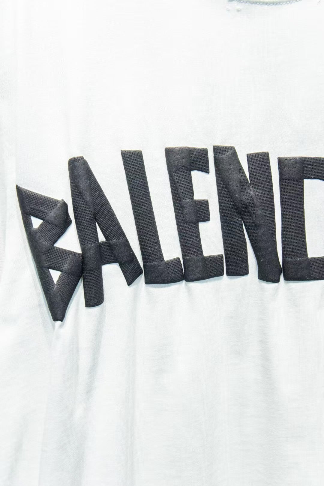 New round neck T-shirt