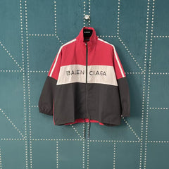 The first generation of red spliced slogan stormcoat jacket
