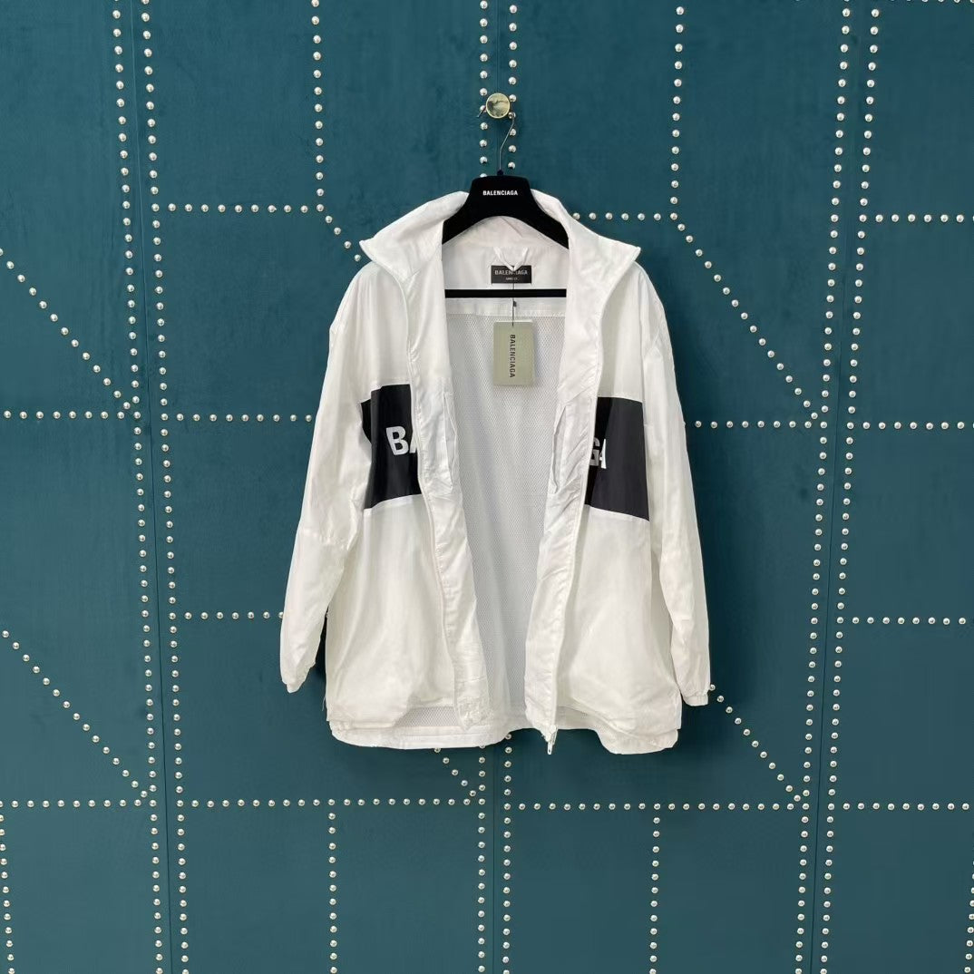 New white spliced slogan, assault suit jacket
