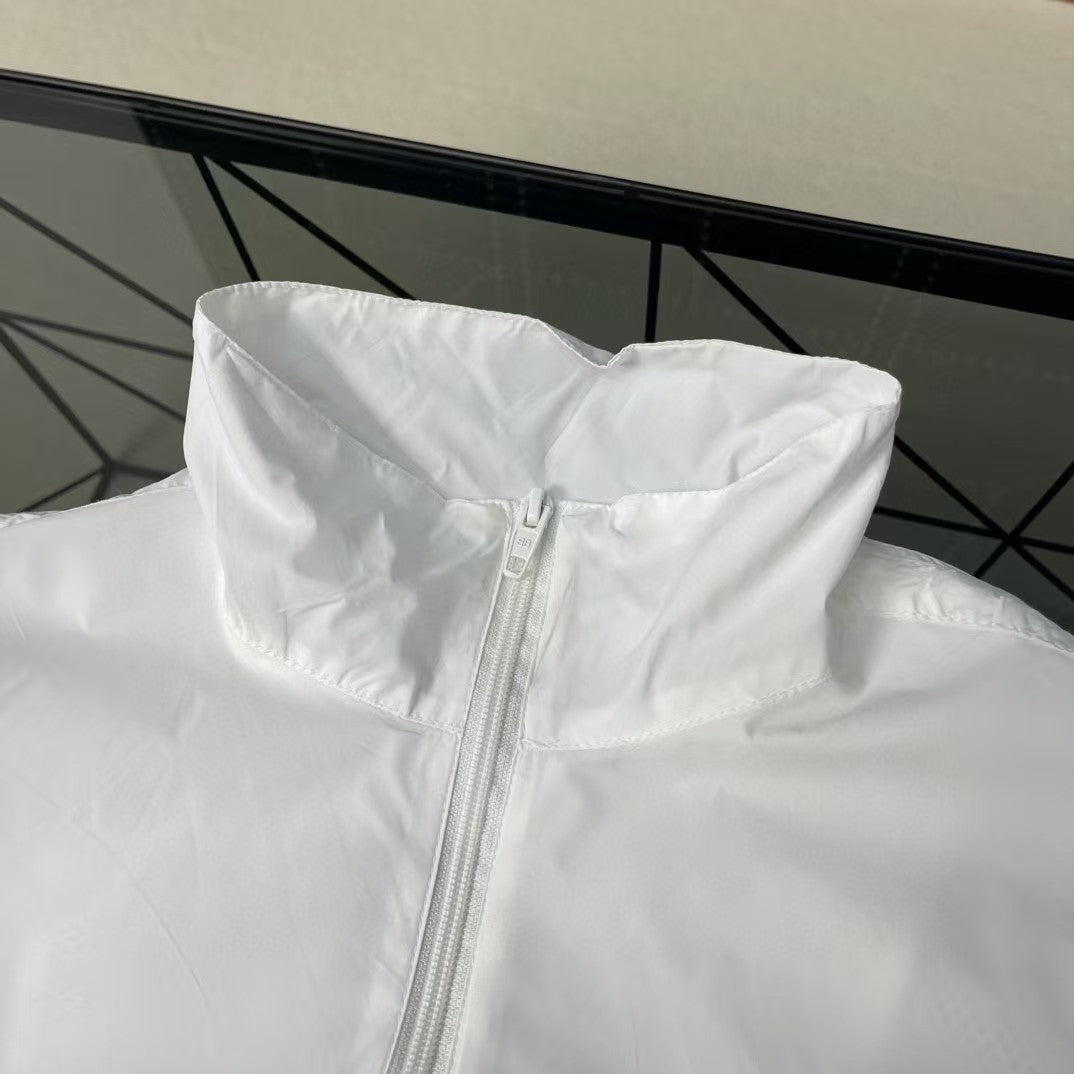 New white spliced slogan, assault suit jacket