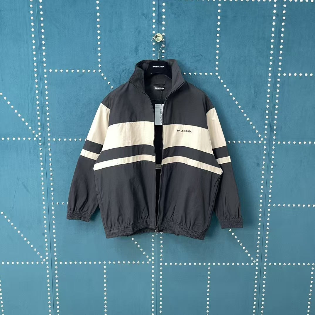 Black apricot spliced milk tea jacket