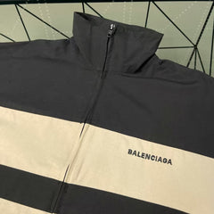 Black apricot spliced milk tea jacket