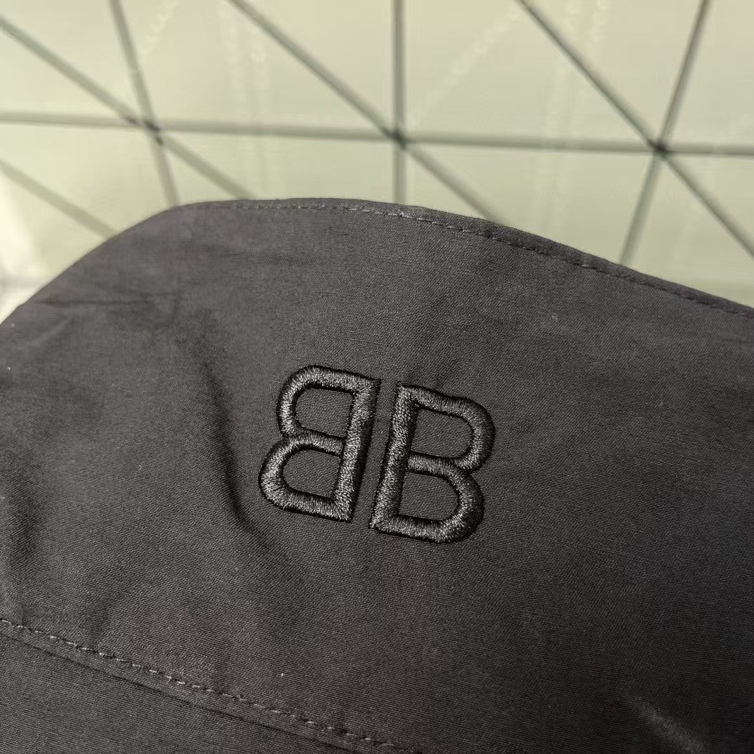 Black apricot spliced milk tea jacket