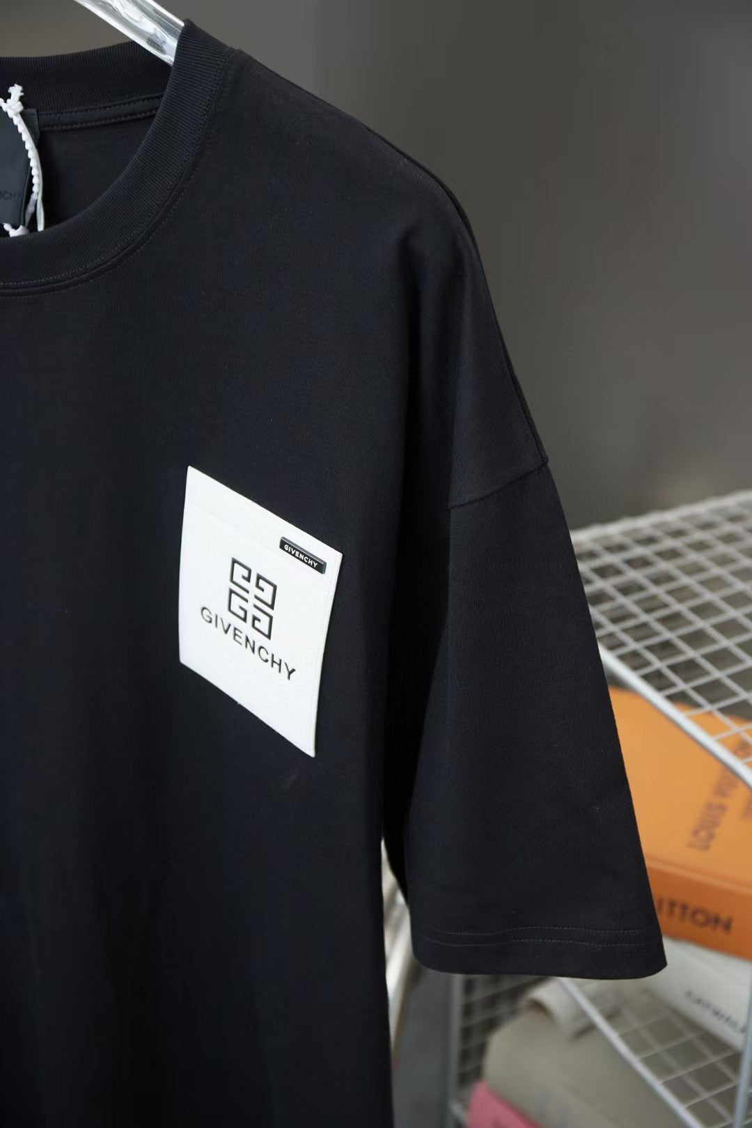 Early Spring New 3D Leather Brand Hardware Letter Logo Short Sleeve