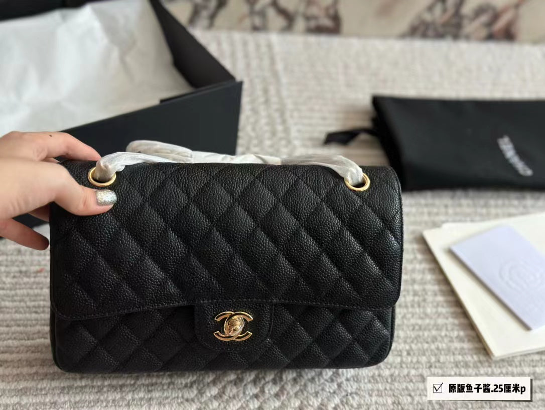 Medium size caviar cowhide bag 25cm