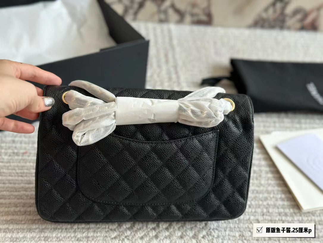 Medium size caviar cowhide bag 25cm