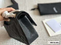 Medium size caviar cowhide bag 25cm