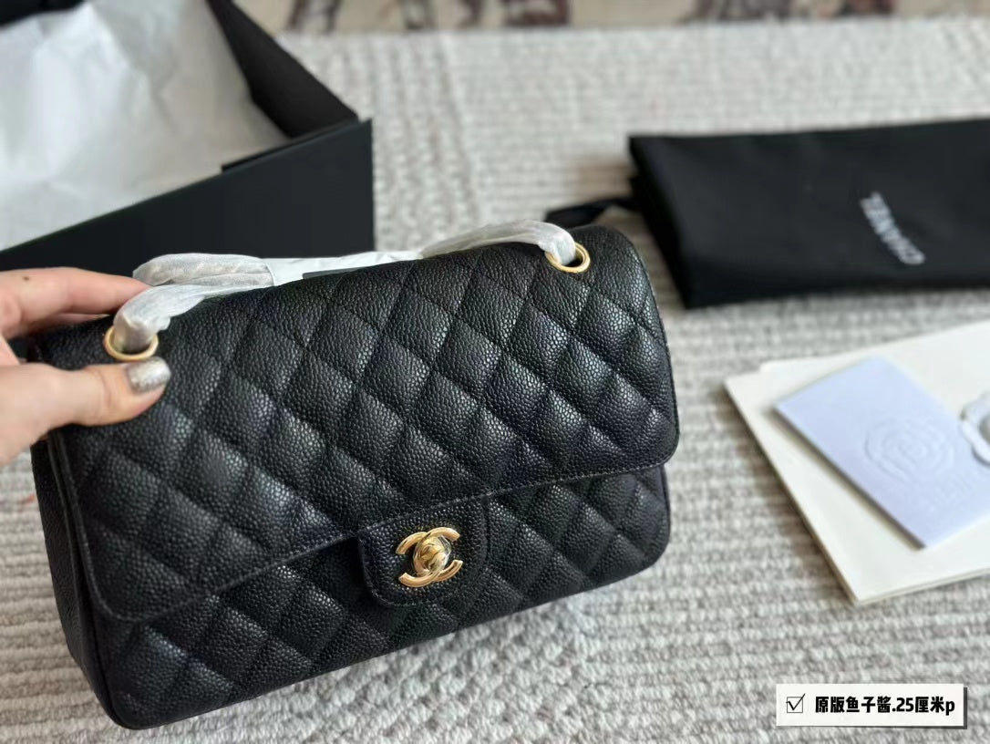 Medium size caviar cowhide bag 25cm