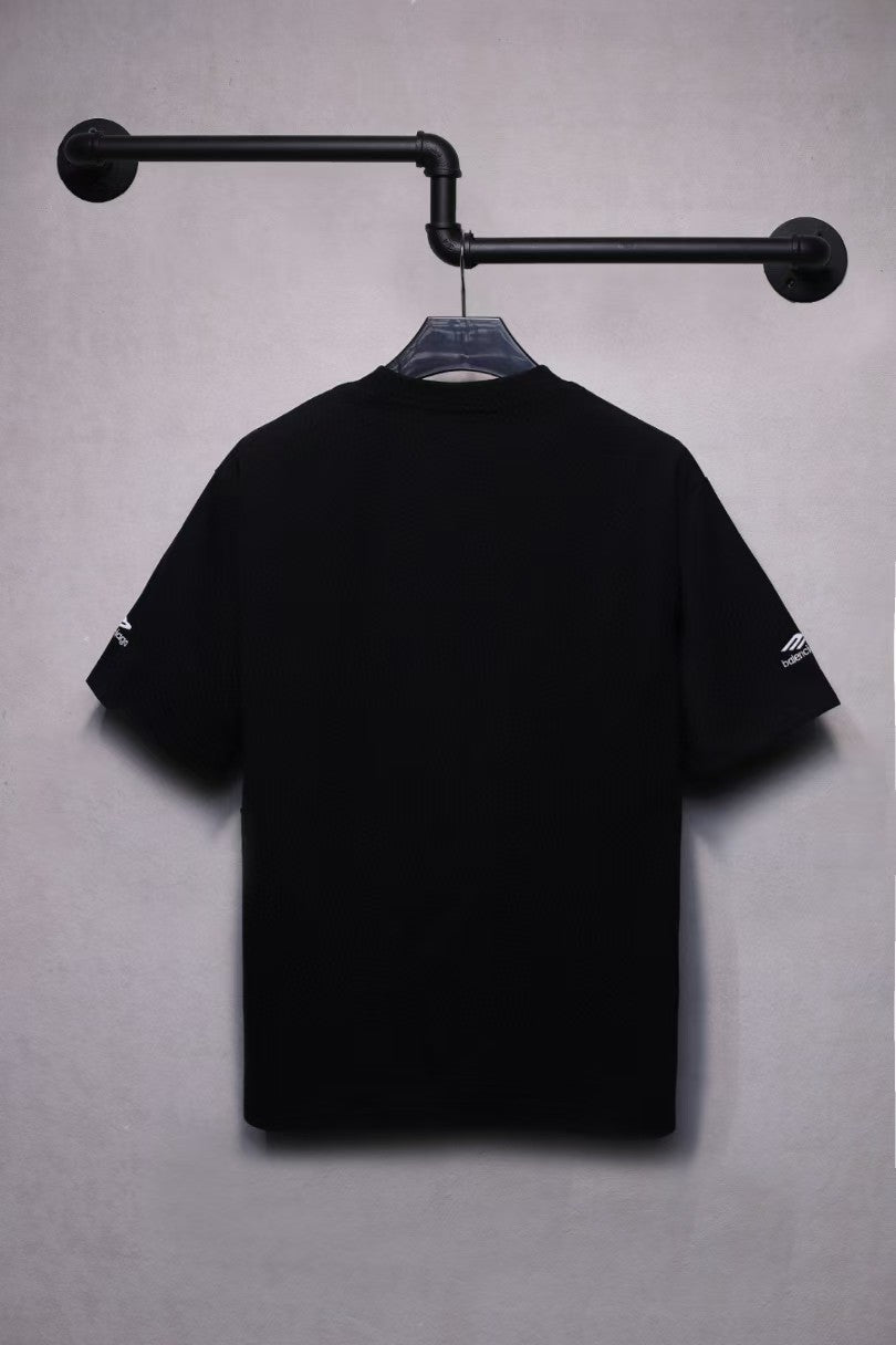 Small logo letter embroidered short sleeved T-shirt