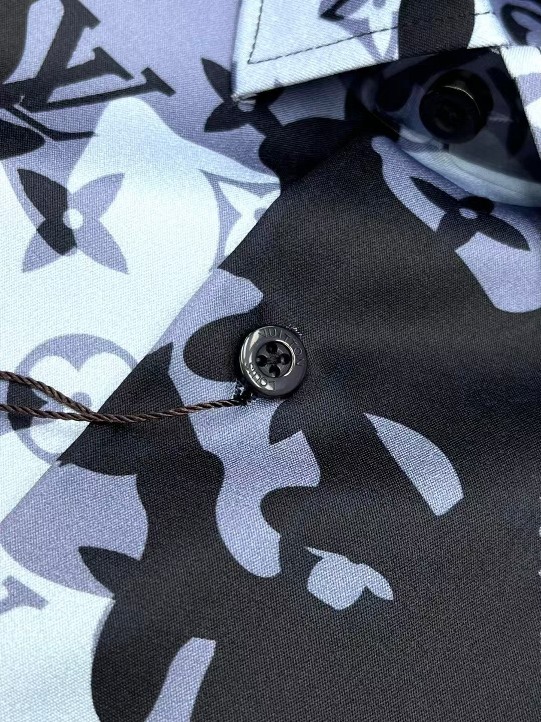 Camouflage logo long sleeved shirt