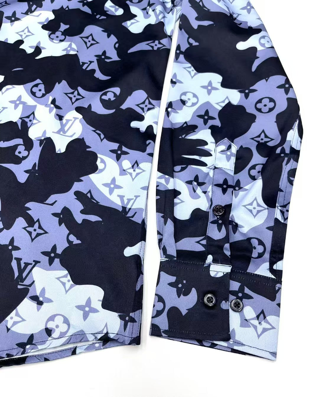Camouflage logo long sleeved shirt
