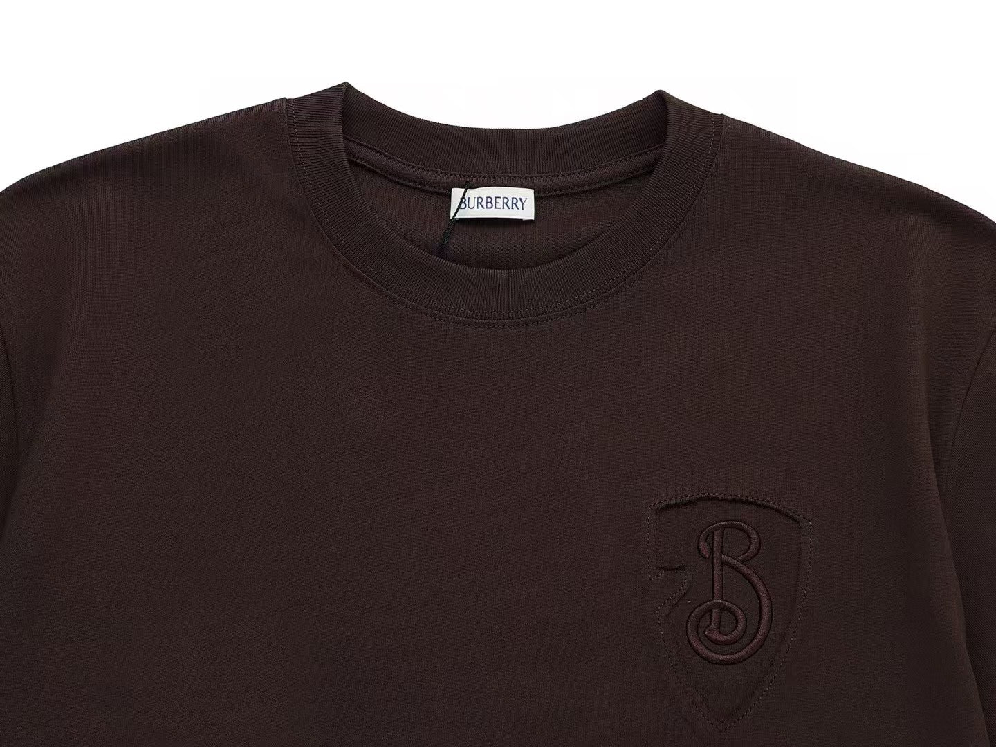 Embroidered classic short sleeved T-shirt