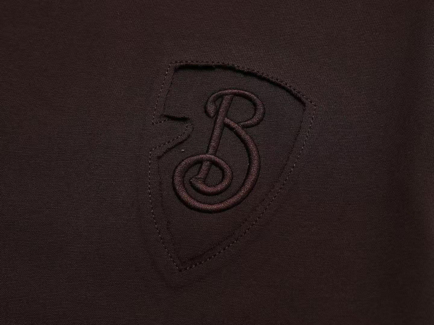 Embroidered classic short sleeved T-shirt