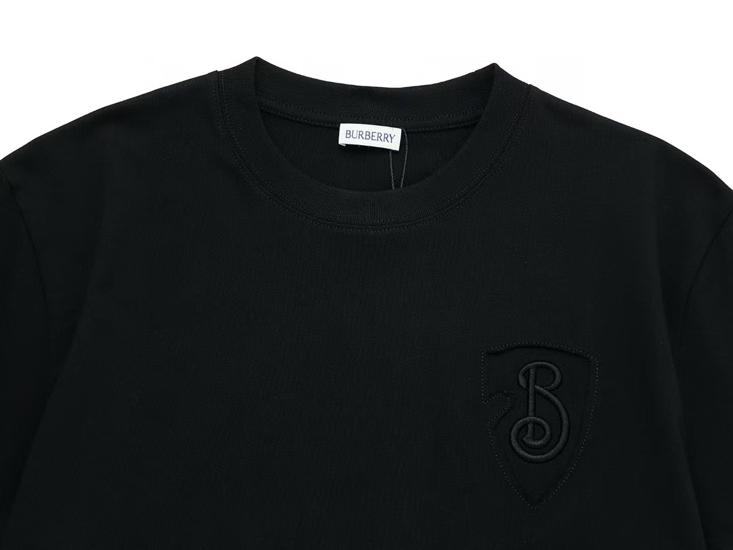 Embroidered classic short sleeved T-shirt