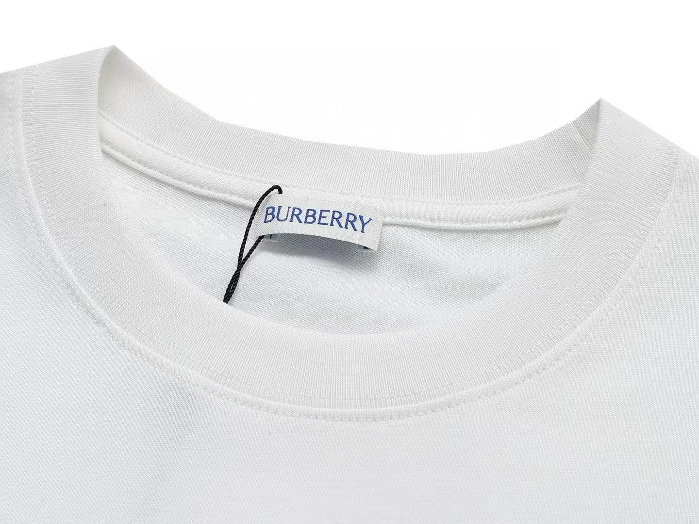 Embroidered classic short sleeved T-shirt