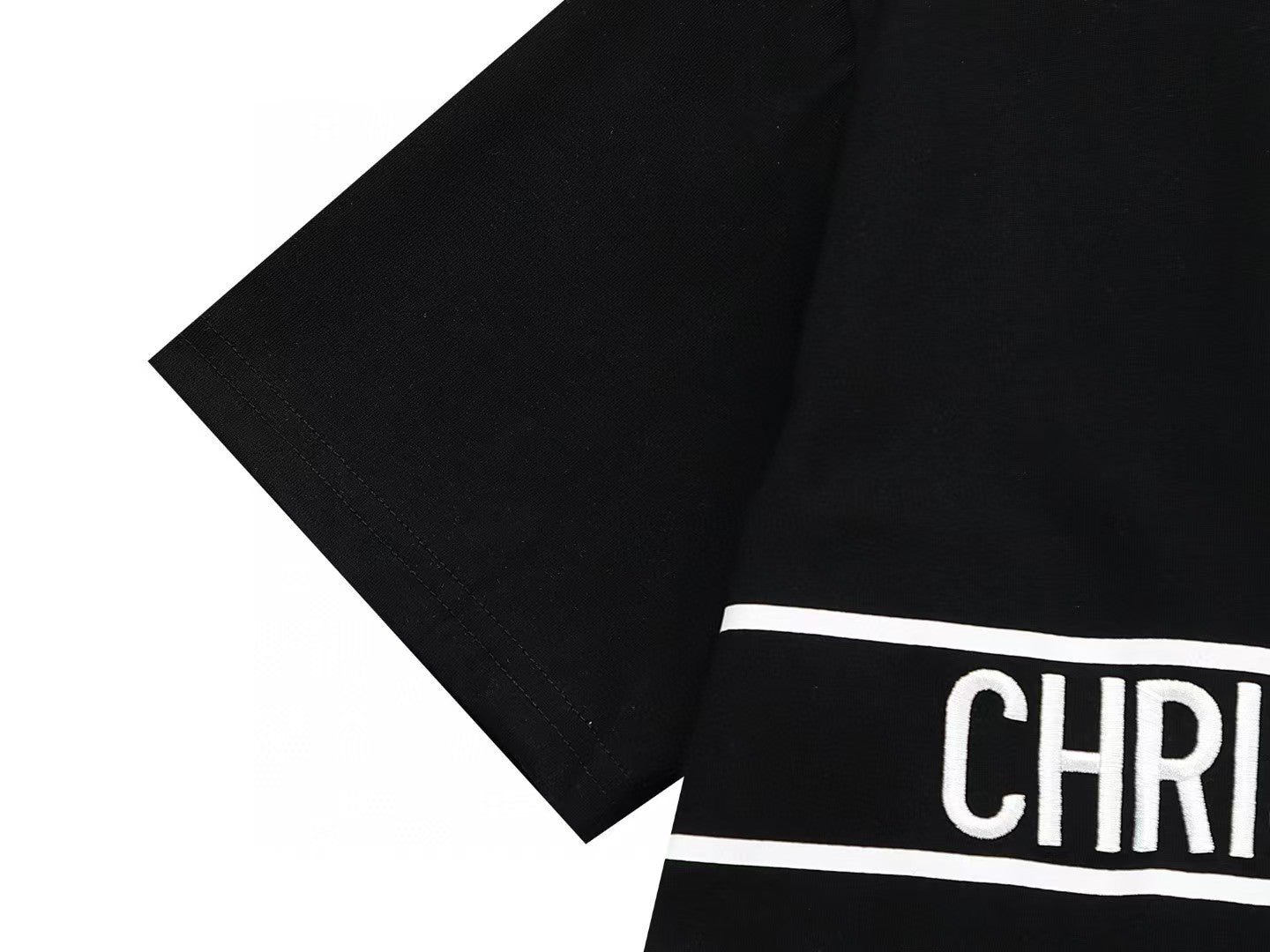 Classic letter embroidered short sleeved T-shirt
