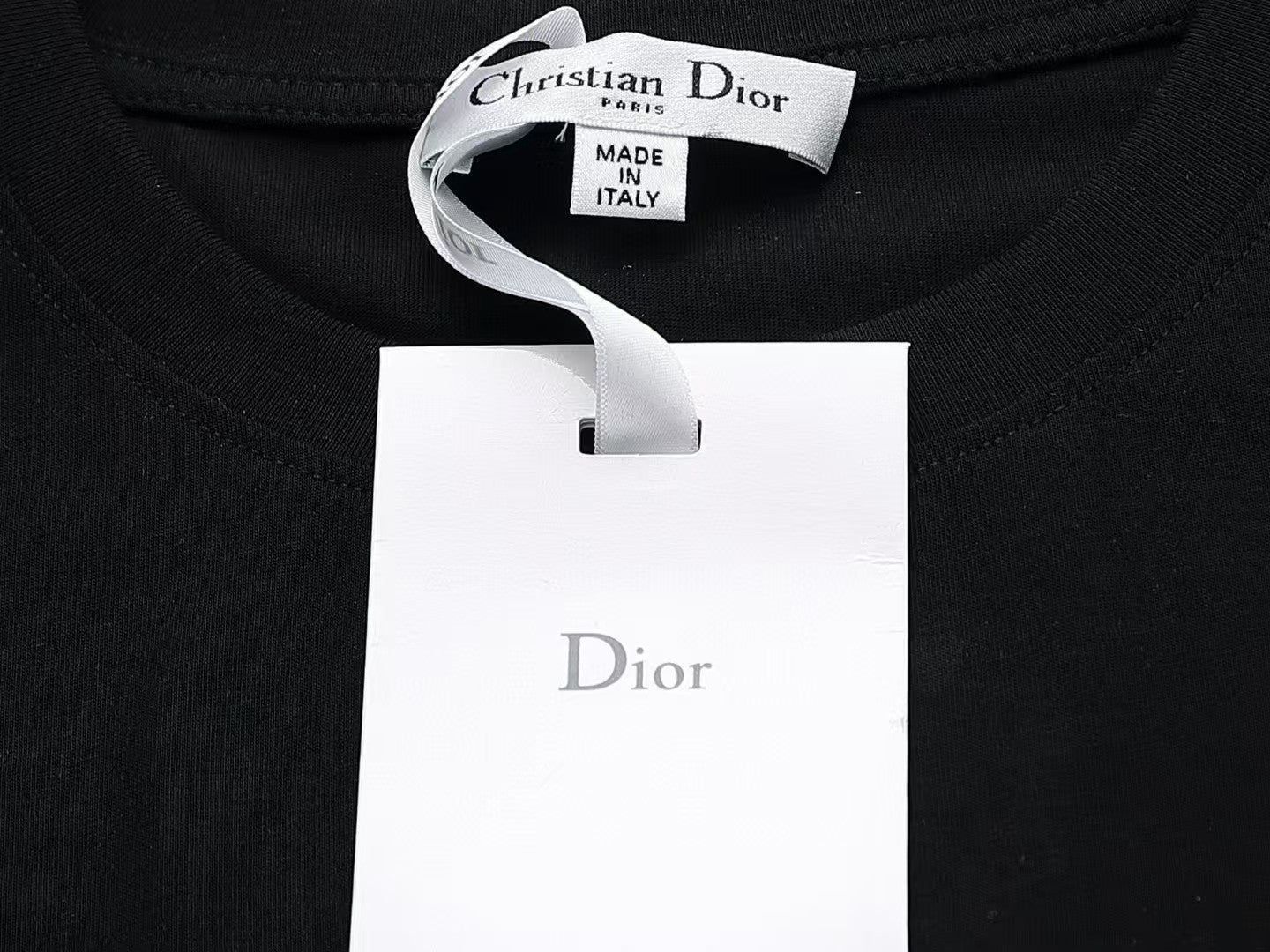 Classic letter embroidered short sleeved T-shirt