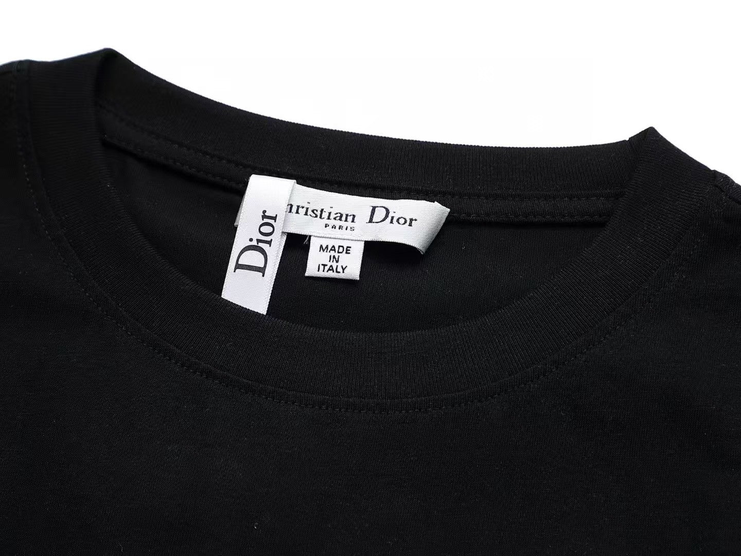 Classic letter embroidered short sleeved T-shirt