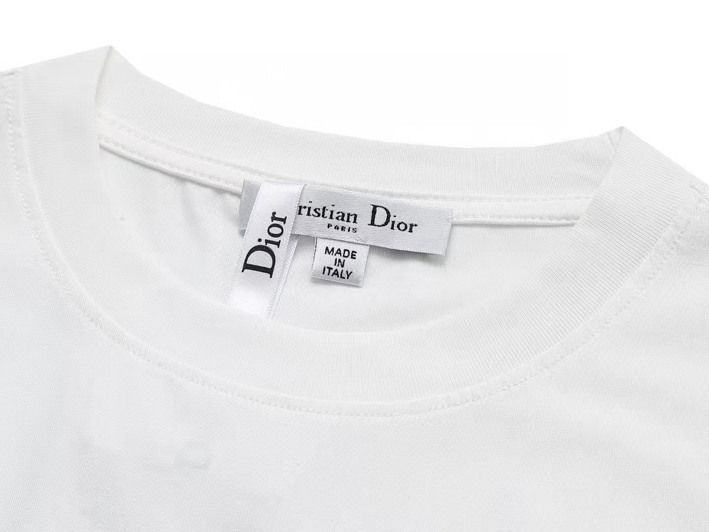 Classic letter embroidered short sleeved T-shirt