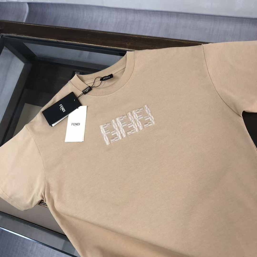 Embroidered letter round neck short sleeved T-shirt