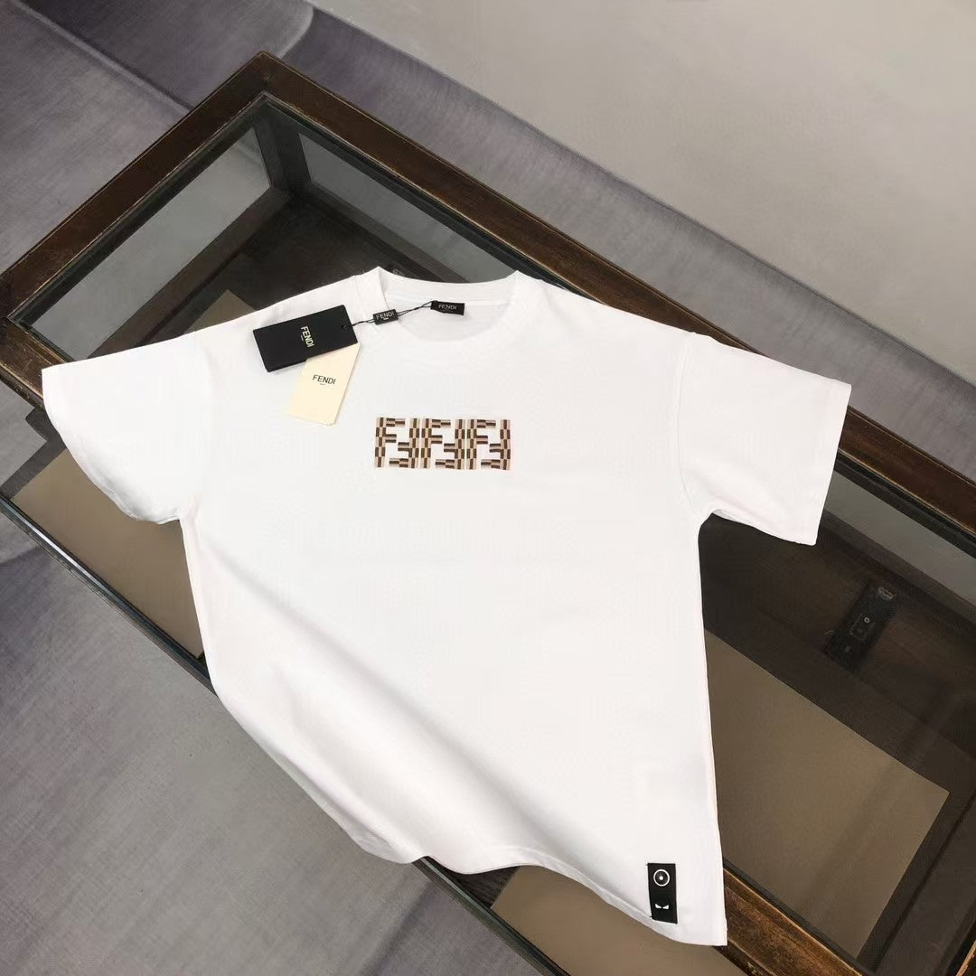 Embroidered letter round neck short sleeved T-shirt