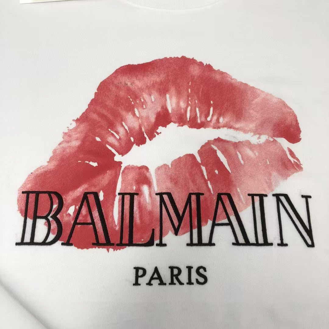 Embroidered letter round neck short sleeved T-shirt