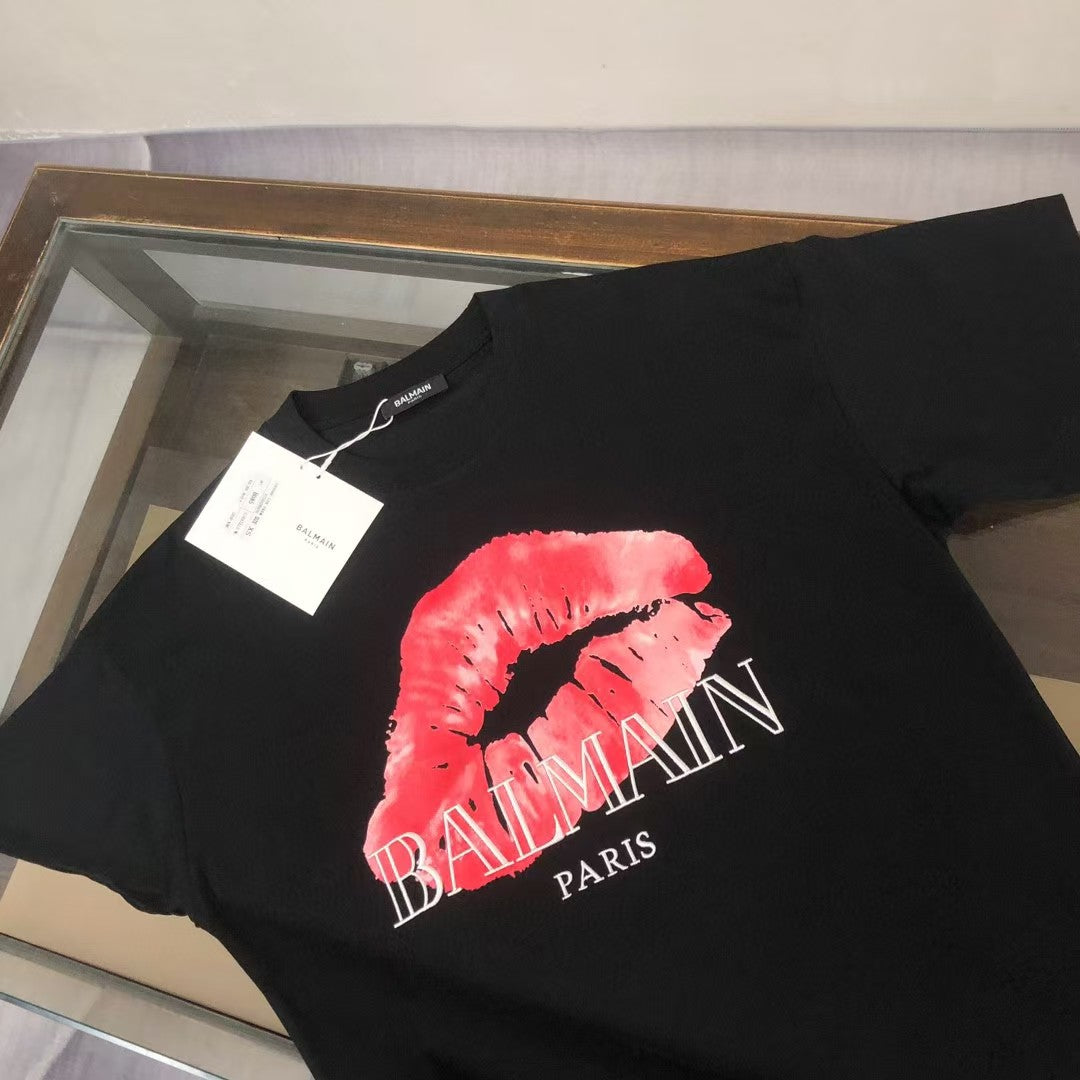 Embroidered letter round neck short sleeved T-shirt